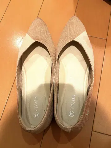 VIVAIA 비바이아 스틸레토 플랫슈즈 아몬드