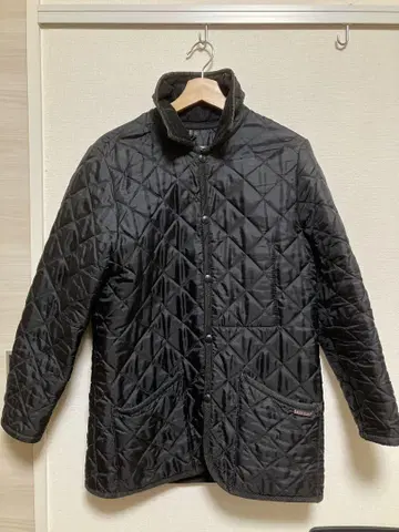 LAVENHAM 블랙 퀼팅 자켓