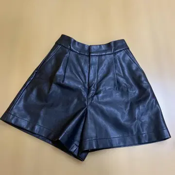 MOUSSY 인조 가죽 숏팬츠 사이즈 1