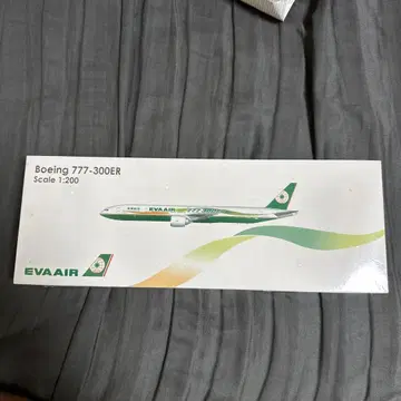 EVA AIR Boeing 777-300ER 스케일 1:200 미개봉