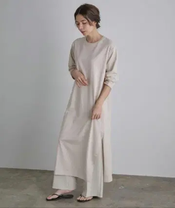 SALON adam et rope' 사이드 슬릿 롱 슬리브 원피스