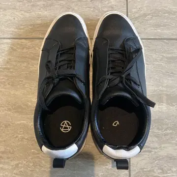 SLACK FOOT WEAR 블랙 가죽 스니커즈 캐주얼