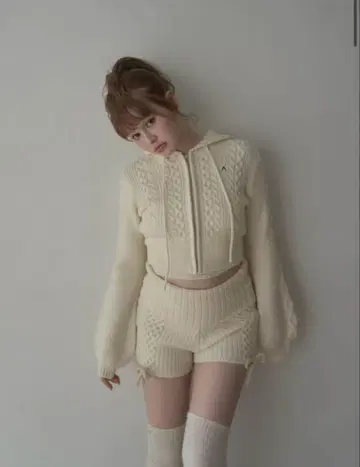 andmary Milk 리본 니트 세트업 아이보리