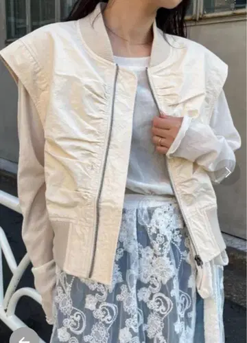 CIAOPANIC TYPY 아이보리 프론트 지퍼 베스트
