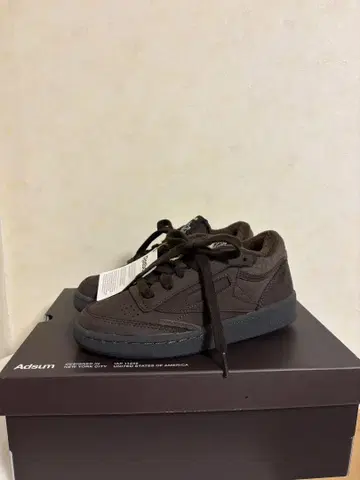 Adsum Reebok IAP 11249 브라운 스니커즈