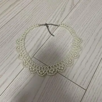 펄 비즈 스캘럽 목걸이