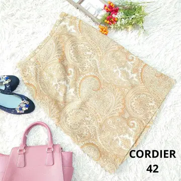 새상품급 CORDIER 타이트 스커트 (XL) 베이지/페이즐리 무늬