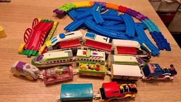 디즈니 리조트 프라레일 차량과 레일 세트