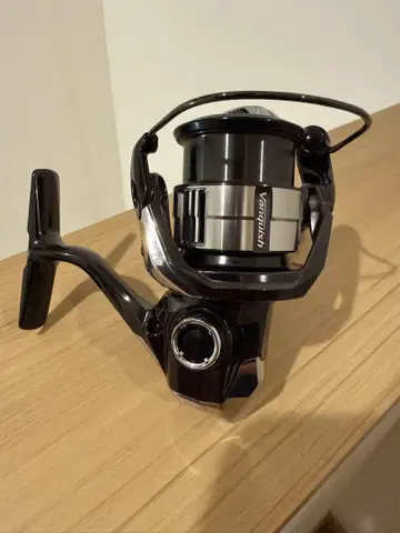SHIMANO 23 뱅퀴시 C2000SHG