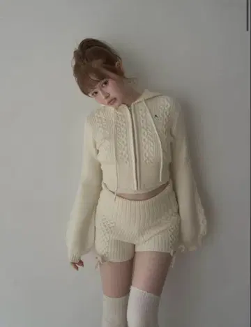 andmary Milk 리본 니트 세트업 아이보리