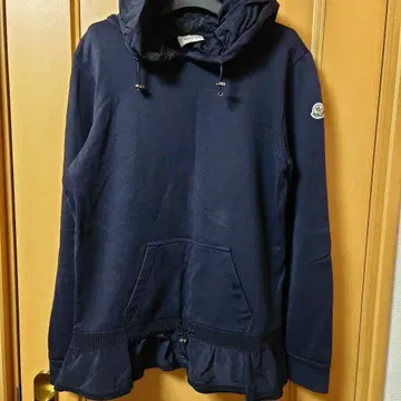 MONCLER 네이비 프릴 밑단 후드티 M