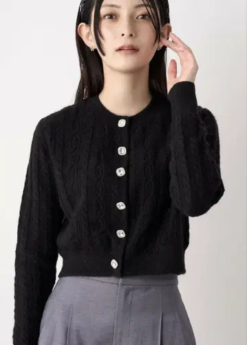 블랙 케이블 짜임 크롭 니트 가디건 CELFORD