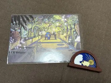 엽서와 피규어 세트
