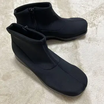 [ 미사용 새상품 ] 블랙 숏부츠 Extri 23cm