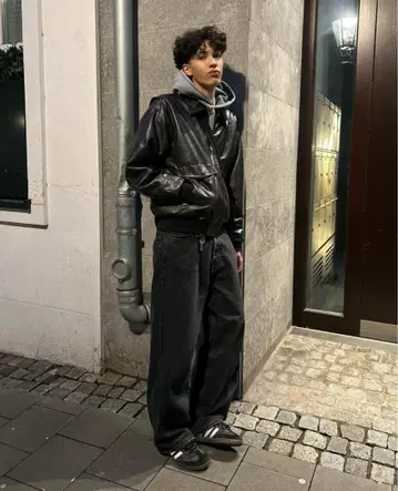 black fake leather bomber jacket 짧은 기장