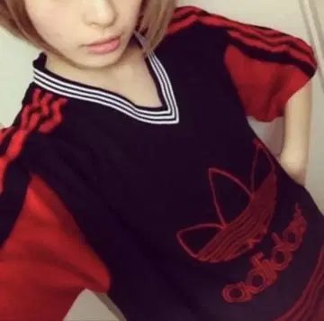 adidas 게임 셔츠 캬리 파뮤파뮤 착용