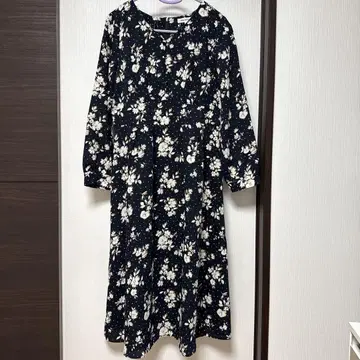 [택 포함 새상품] 내추럴 뷰티 베이직 꽃무늬 원피스