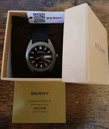 BERNY 쿼츠 손목시계 블랙