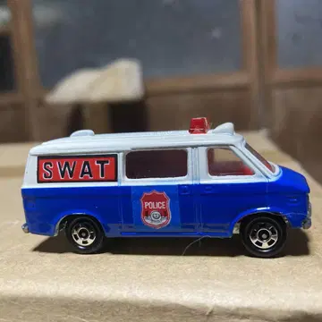 토미카 쉐비밴 SWAT F22
