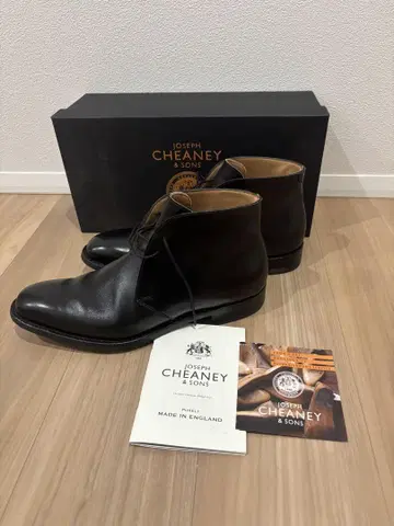 JOSEPH CHEANEY & SONS 블랙 처카 부츠