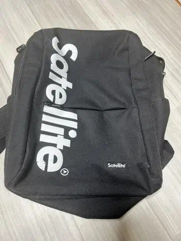 Satellite 블랙 데이팩
