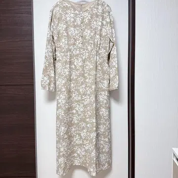 [택 포함 새상품] 내추럴 뷰티 베이직 꽃무늬 원피스