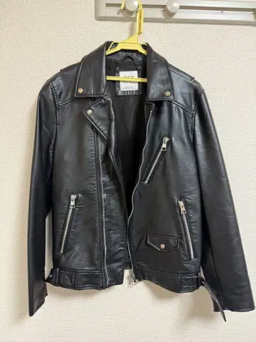 ZARA 블랙 가죽 라이더 자켓