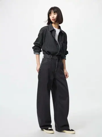 UNIQLO 배기 커브 청바지 23