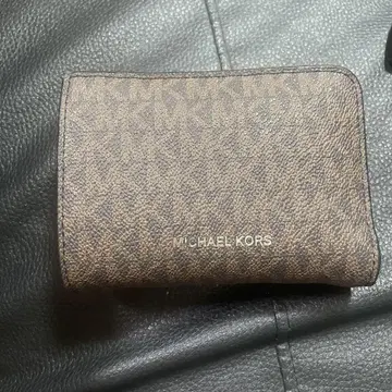 MICHAEL KORS 모노그램 장지갑
