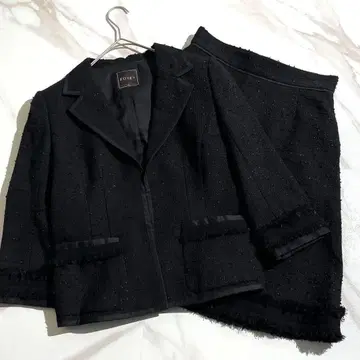 컨디션 최상 FOXEY 마담 몽테뉴 트위드 셋업 실크 블랙