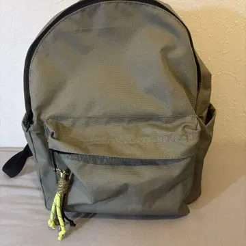 OUTDOOR 카키 백팩