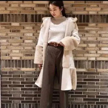 후드 부착 베이지 무스탕 코트