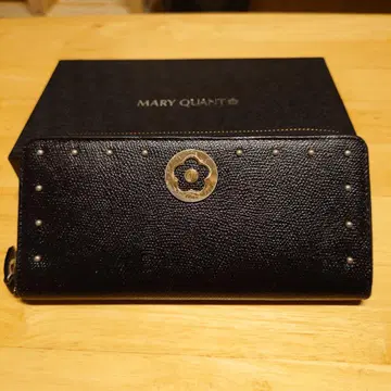 MARY QUANT 스터드 장지갑 블랙