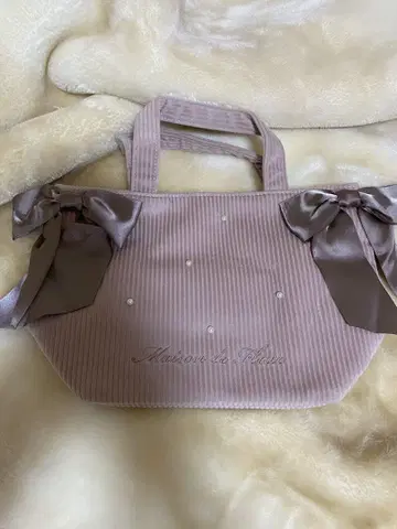 Maison de FLEUR 펄 장식 리본 토트백