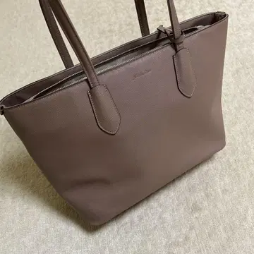 브라운 토트백 칸막이 포함