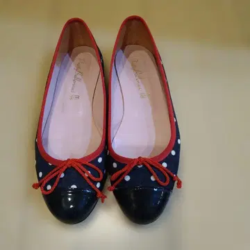 [ 프리티 발레리나 ] PrettyBallerinas 도트 플랫슈즈