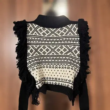 hyke 프린지 스웨터 베스트