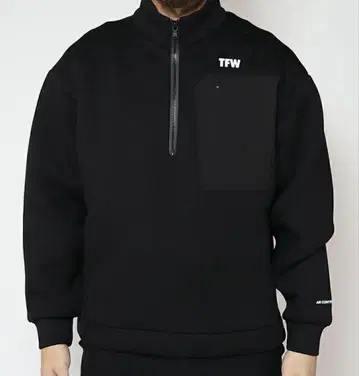 TFW49 택 포함 하프 지퍼 맨투맨 블랙