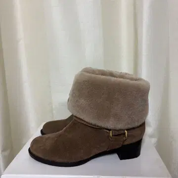 미사용 tozoo 베이지 퍼 숏부츠 어그 부츠