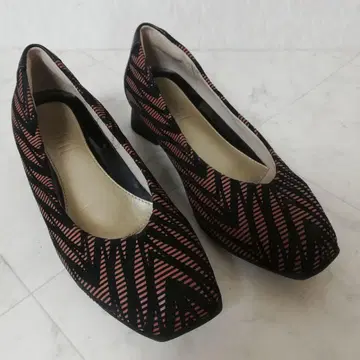 새상품급!!fitfit 핏핏 천연 가죽 펌프스니커즈 21.5cm