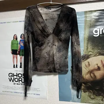 시스루 꽃무늬 긴팔 상의 브라운 wetseal