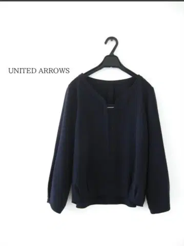 UNITED ARROWS 유나이티드 애로우즈 노카라 블라우스 다크 네이비