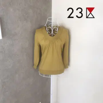 23구 2회 착용 스웨터