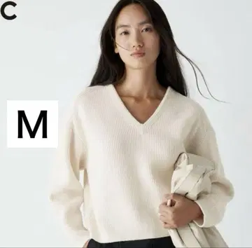 택 포함 새상품 유니클로C V넥 숏 스웨터 M 사이즈 아이보리