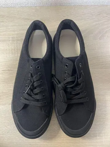 블랙 캔버스 스니커즈