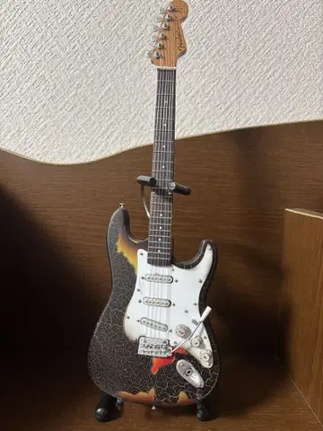 펜더 STRATOCASTER 미니어처 악기