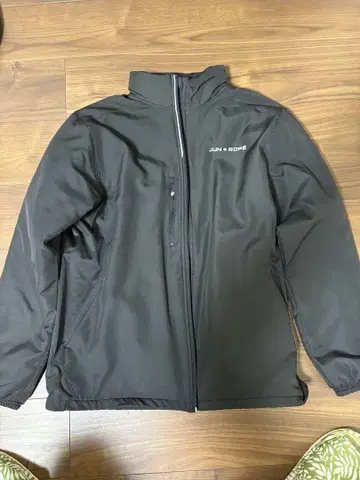 준앤로페 블랙 자켓 L 사이즈