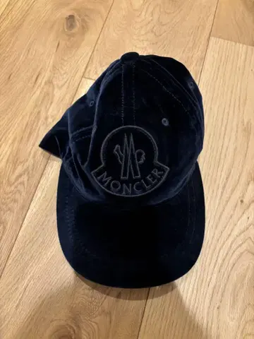 MONCLER 네이비 벨벳 캡