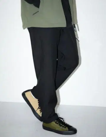 새상품급 OOPS 어반 리서치 발수 2WAY 스트레치 팬츠 서니 라벨