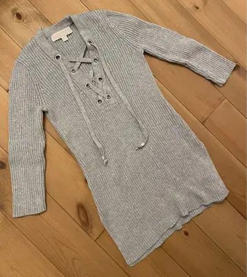 MICHAEL KORS 리브 니트 튜닉 레이스업 스웨터